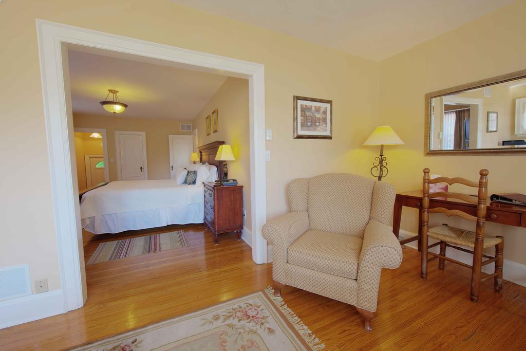 The Woodlawn Inn โคเบิร์ก ภายนอก รูปภาพ