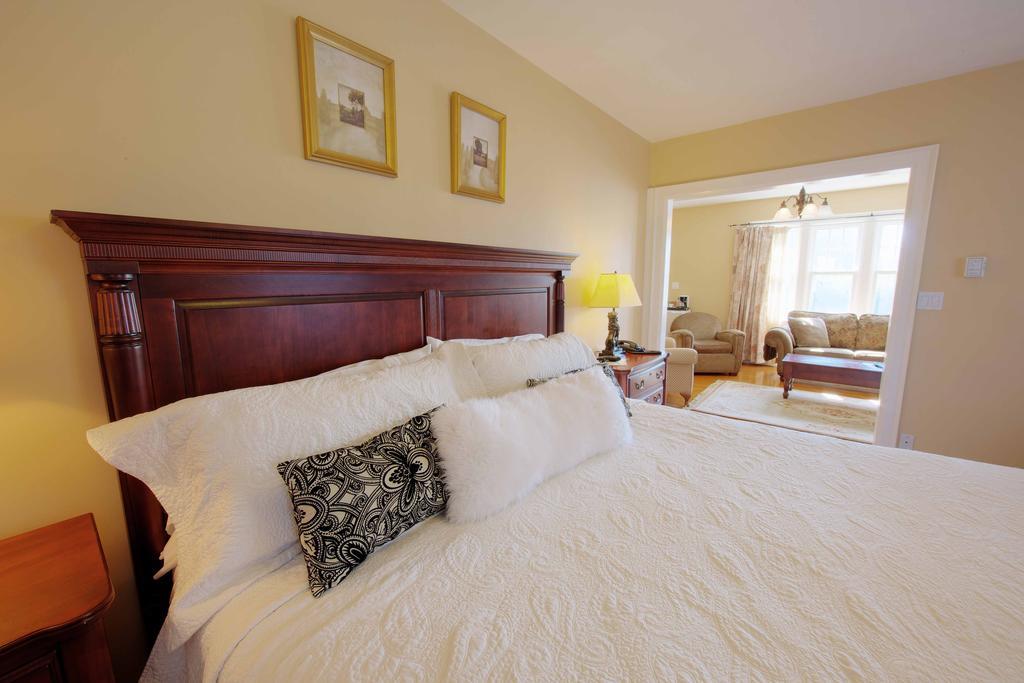 The Woodlawn Inn โคเบิร์ก ภายนอก รูปภาพ
