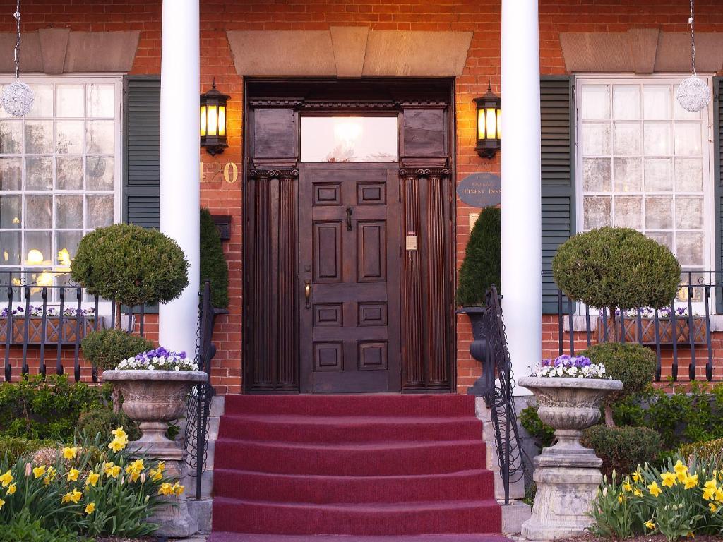 The Woodlawn Inn โคเบิร์ก ภายนอก รูปภาพ